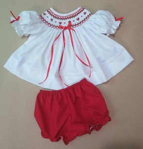 Robe de fête rouge classique pour bébés filles, brodée à la main, pour les fêtes de Noël, pour les tout-petits et les enfants - Product Image 2