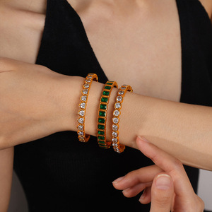 กำไลข้อมือสแตนเลสทรงหัวใจหลากสี ประดับเพชรซิร์คอนทรงกลมและสี่เหลี่ยม ป้องกันการซีดจาง ดีไซน์เปิดรูปตัว C แบบซ้อนได้ เหมาะสำหรับสไตล์เรโทร - Product Image 3