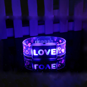 Braccialetto LED LOVE da 8 Pollici, Braccialetto LED Lampeggiante Premium per Feste <span class=keywords><strong>e</strong></span> Concerti, Decorazioni Divertenti per Uso Scolastico - Product Image 6