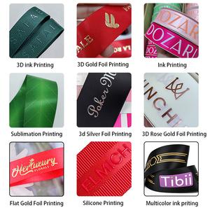 Cinta de Satén Personalizada con Borde Dorado de Poliéster de 7/8 Pulgadas, Diseño Personalizado con Impresión en Relieve 3D con Lámina Dorada Brillante, para Empaque de Regalos, con Logotipo de Marca - Product Image 4