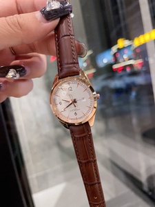 Reloj de Lujo de Alta Gama para Pareja, Movimiento Mecánico Automático, Correa de Cuero de Cocodrilo, Esfera de Nácar, Resistente al Agua, para Omegaes - Product Image 4