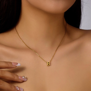 Collana con Ciondolo Iniziale Alfabeto Zooying Unisex, Catena Minimalista in Bambù, Gioielli alla Moda Resistenti allo Sbiadimento, Regalo per Uso Quotidiano - Product Image 2