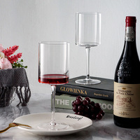 Verres à vin rouge et vin mousseux à pied droit, design nordique minimaliste, logo personnalisé disponible pour la maison