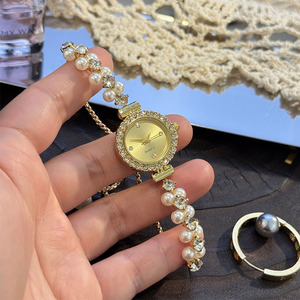 <span class=keywords><strong>Montre</strong></span>-<span class=keywords><strong>bracelet</strong></span> à <span class=keywords><strong>double</strong></span> rangée de perles et diamants avec cordon de serrage, <span class=keywords><strong>montre</strong></span> à quartz romantique pour <span class=keywords><strong>femme</strong></span>, style doux, mode, luxe (WA385) - Product Image 5