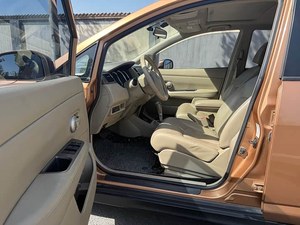 Dongfeng Nissan TIIDA Usado 2015 2016 2017 |   Auto de 1.6L, Gasolina, Manual, Volante a la Izquierda, Hecho en China, en Venta - Product Image 6