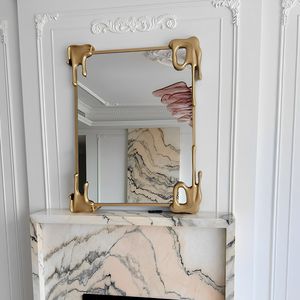 Yicheng Beauty vente en gros de miroir de dressing mural haute définition de style français miroir de cheminée de table irrégulière à vendre - Product Image 1