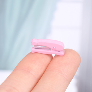 Mini Papelería Simulada, Mini <span class=keywords><strong>Engrapadora</strong></span> <span class=keywords><strong>de</strong></span> Bolsillo, Calculadora, Juguetes Educativos, Decoraciones para el Aula - Product Image 3