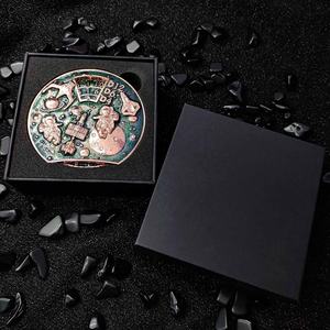 ของเล่นลูกเต๋าหมุนโลหะแบบพกพา รูปแบบนักบินอวกาศ พร้อมเข็มทิศ ปรับแต่งได้ - Product Image 3