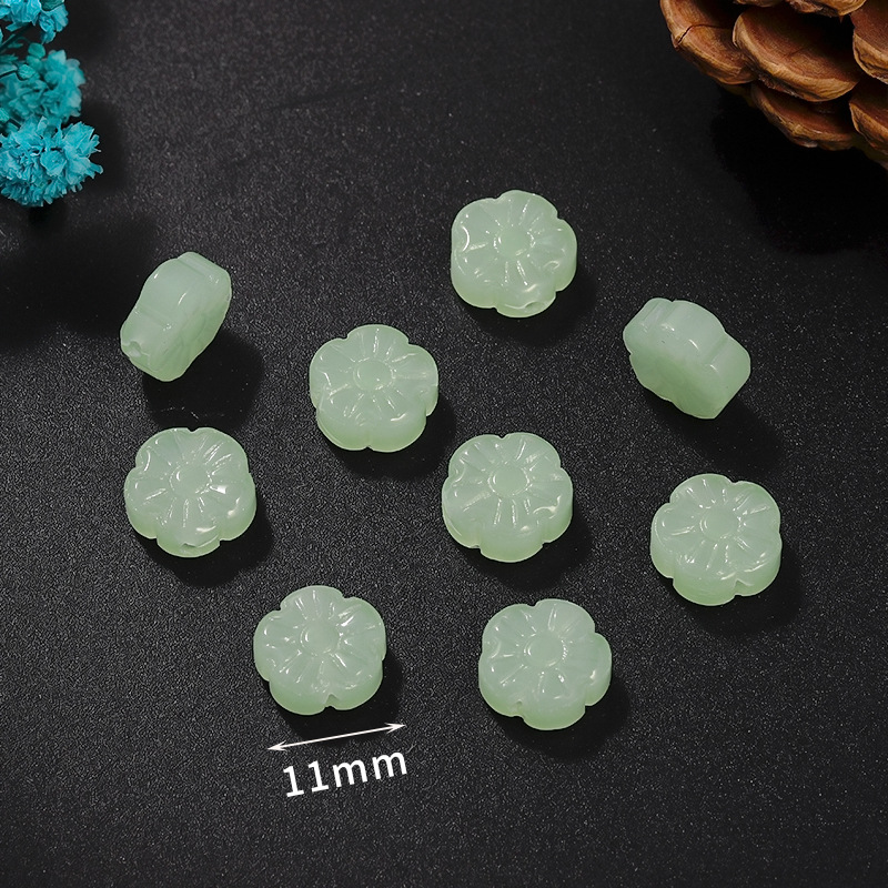 1.Perles intercalaires pétales vert clair, 11 mm