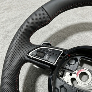 Volante de Cuero Negro de Alta Calidad para Audi <span class=keywords><strong>A1</strong></span> A3 A4 A5 Q5 B8 2009-2016, Venta Caliente de Fábrica - Product Image 3