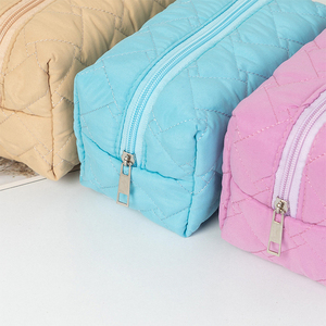 Organizador de maquillaje portátil de estilo coreano de gran capacidad al por mayor, <span class=keywords><strong>neceser</strong></span> de almacenamiento bonito de Color caramelo, logotipo personalizado, dureza suave - Product Image 5