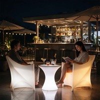 Meubles de bar d'extérieur modernes à LED lumineux, table basse et chaises lumineuses réglables en 16 couleurs pour hôtel, patio, fêtes et événements