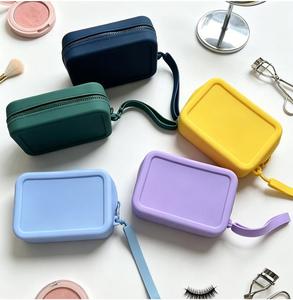 Sacs cosmétiques de voyage imperméables personnalisés avec logo d'usine, trousse de maquillage portable en silicone, pochette de toilette pour femmes, rangement de voyage - Product Image 4