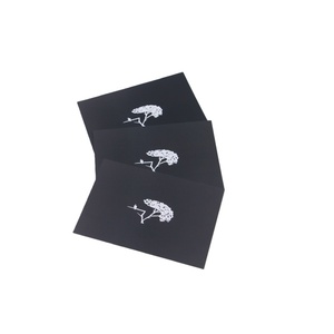 Duurzame, op maat gemaakte, 300gsm, 150x100mm, milieuvriendelijke visitekaartjes voor ziekenhuizen, dierenverblijven en thuisgebruik, met reliëf, inclusief envelop. - Product Image 1