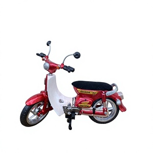 Modelo de Motocicleta Metálica en Miniatura C70 Hecho a Mano, Fundido a Presión, Coleccionable, Decorativo, Amarillo y Rojo Blanco, Diseño 3D, Estilo Antiguo - Product Image 5