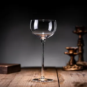 Vente chaude de luxe de haute qualité coupe en verre à champagne de forme ronde gobelet de verres à vin sexy