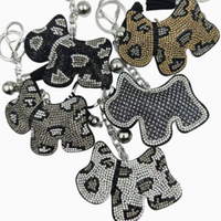 Porte-clés pendentif en forme de chiot imprimé léopard blanc, entièrement orné de strass étincelants avec pompons, de haute qualité, best-seller