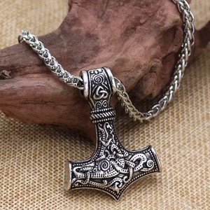 Collana con Ciondolo Martello di Thor in Lega, Gioiello Vichingo di Odino, Accessorio Hip-hop alla Moda per Uomo e Donna - Product Image 2