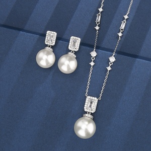 Factory Wholesale Eco-friendly Copper 16-14mm White Pearl Tassel Vintage Fashion Bridal <b>Set</b> Pearl Jewelry <b>Sets</b> for Brides - Product Image 3