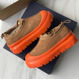 Bottes de neige chaudes en fourrure synthétique à semelle épaisse en daim et coton, design tendance, pour hommes et femmes, collection Hiver 2026 - Product Image 2