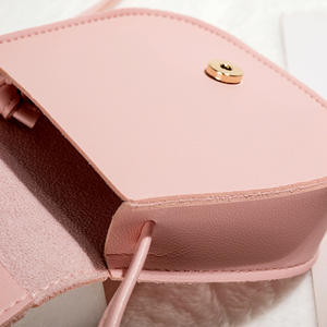 กระเป๋าสะพายข้างเด็กสไตล์เกาหลีสุดฮิตสำหรับฤดูร้อน ลายการ์ตูนน่ารัก พร้อมโบว์ กระเป๋าใส่เหรียญเด็กผู้หญิง <span class=keywords><strong>หนัง</strong></span> PU กันน้ำ - Product Image 3