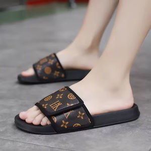 2025 nouveau Design luxe sandales confortable maison pantoufles chaussures d'été Logo personnalisé en cuir pantoufles Alphabet chaussures - Product Image 5