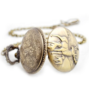 Collar con Reloj de Bolsillo Erótico Vintage de Estilo Calado, Recuerdo de Moda - Product Image 4