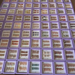 Lot de 10 faux ongles réutilisables en ABS, faits main, de luxe, faciles à appliquer, couvrance totale, avec boîte cadeau - Product Image 2