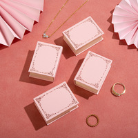 Boîte à bijoux en papier cartonné à rabat de luxe avec aimant pour bague, boucles d'oreilles, collier, pendentif, emballage cadeau, boîte à bijoux