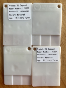 Composé de polyuréthane thermoplastique (<span class=keywords><strong>TPU</strong></span>) modifié pour pneus de camions spéciaux, dureté Shore <span class=keywords><strong>60D</strong></span> 100A, couleur personnalisable - Product Image 3