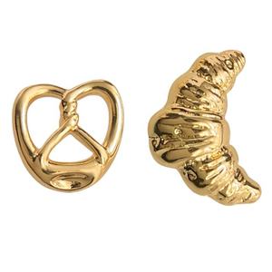 Boucles d'oreilles clous en cuivre plaqué or 14 carats avec design asymétrique AB, diamant tendance pour l'anniversaire des femmes - Product Image 1