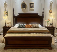 Lit de Roi Classique en Bois Massif Sculpté pour Villa et Mobilier de Chambre Antique GSA45-GSA46