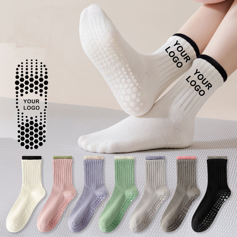 New Fashion Custom Logo Wholesale High Quality Thick Breathable Anti Slip Non Slip Grip Pilates Yoga Socks for Women