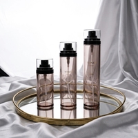 Vente en gros de flacons pulvérisateurs à fine brume avec logo personnalisé en plastique PETG avec pompe pulvérisatrice pour lotion et shampoing