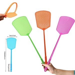 Pack de tapettes à mouches en plastique robustes, tapettes à mouches manuelles à long manche, tapettes à insectes de grande taille qui fonctionnent à l'intérieur et à l'extérieur - Product Image 1