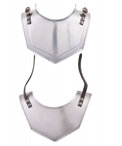 Gorget en acier authentique du XVe siècle, artisanal, pour collections décoratives, musées et expositions de costumes - Product Image 1