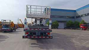 Camion plateforme aérienne Isuzu de 45 mètres, camion plateforme aérienne à bras télescopique - Product Image 6