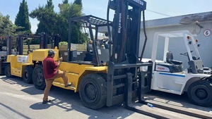 Komatsu FD150 FD200 FD150 Usada de 23 Toneladas con Bomba Hidráulica Nabtesco y Motor en Existencia para Entrega Global FD35 FD70 - Product Image 6