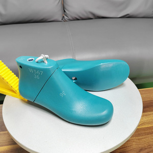 قالب حذاء نسائي أوروبي الطراز بلون الراوند الأصفر، مناسب لأحذية مارتن ذات النعل السميك، موديل W567 عالي الجودة من البلاستيك - Product Image 4