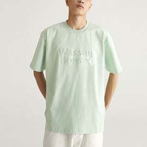 เสื้อยืดผ้าถักพิมพ์ลายตัวอักษรพิมพ์โลโก้ลายนูนทรงโอเวอร์ไซส์สำหรับผู้ชายผ้าฝ้าย100% ฤดูร้อนออกแบบได้ตามต้องการ - Product Image 4