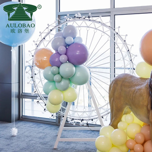 Soporte de exhibición de vino de metal moderno plateado/dorado con logotipo personalizado para decoraciones de bodas y eventos - Product Image 1