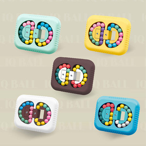 Cubo Rotante Magico Giocattolo per <span class=keywords><strong>Età</strong></span> 2-4 Anni e 5-7 Anni, Trottola Antistress per Adulti e Bambini con <span class=keywords><strong>Autismo</strong></span> - Product Image 2