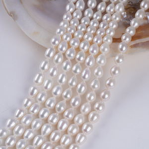 Collier semi-fini en perles d'eau douce naturelles de 8-9 mm, forme de riz, bon lustre avec de légères imperfections pour la fabrication de bijoux en perles en vrac - Product Image 3