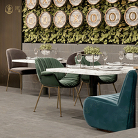 Tables en bois de café avec banquettes en velours, sièges de salon de café, mobilier de restaurant turc du milieu du siècle, chaises de luxe, solution tout-en-un