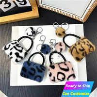 Porte-clés en peluche personnalisés en gros, sacs à motif léopard, design créatif, pendentifs mignons de dessin animé pour cartable, ornements suspendus