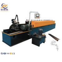 Machine de profilage à rouleaux de haute précision pour profilés métalliques de construction sur mesure, profilés de forme spéciale, profilés de quille et profilés de montants, avec moteur à engrenages