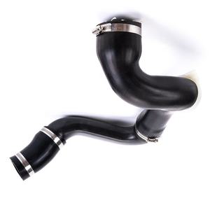 Für Land Rover Freelander <span class=keywords><strong>2</strong></span> Ladeluftkühler-Schlauch mit Klemmen LR002589 - Product Image 5