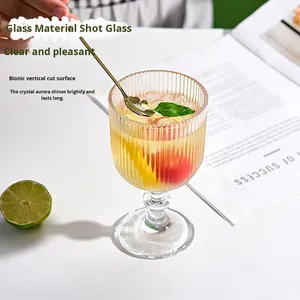 <span class=keywords><strong>Calici</strong></span> da Vino con Stelo da 360ml, <span class=keywords><strong>Verdi</strong></span>, in <span class=keywords><strong>Vetro</strong></span> Colorato Vintage, con Motivo a Linee Verticali in Rilievo, per Matrimoni, Feste e Bar - Product Image 3