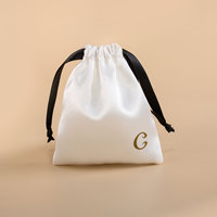 Pochette de rangement pour bijoux en satin de luxe personnalisée avec cordon de serrage et logo imprimé pour collier, bague, boucles d'oreilles