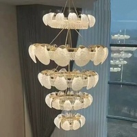 Lustre moderne de luxe en fer forgé avec télécommande, design élégant haut de gamme pour loft et duplex, luminaire en acrylique pour plancher moyen